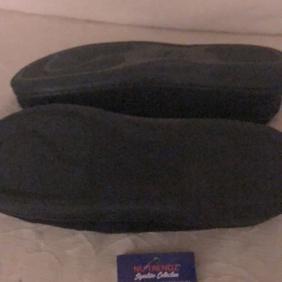 Nu Trendz mocassins, leukemias slippers size 14 but feels more like11 or12 - Picture 5 of 7